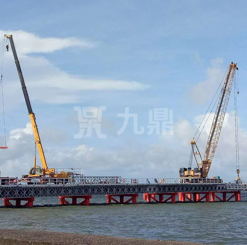 貝雷片不僅有結(jié)構(gòu)簡單的優(yōu)點，而且它適應性很強